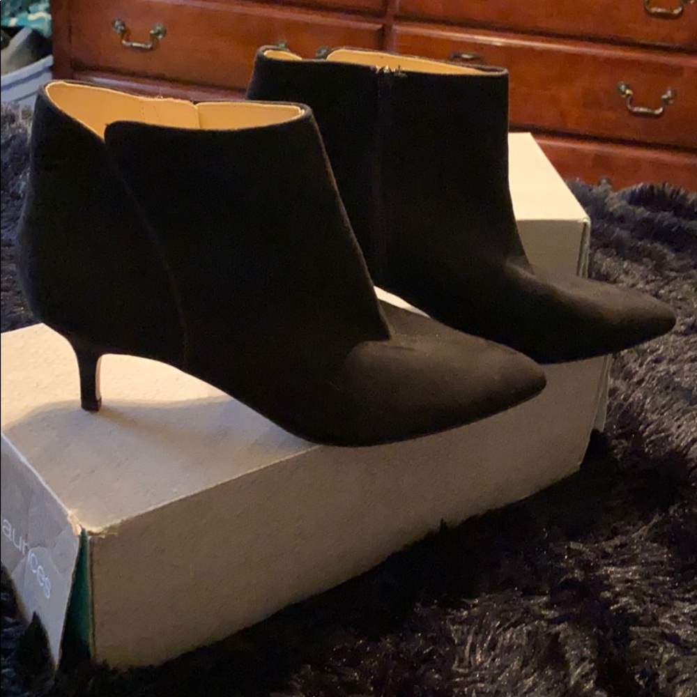 Jessica Simpson black booties size 10 med